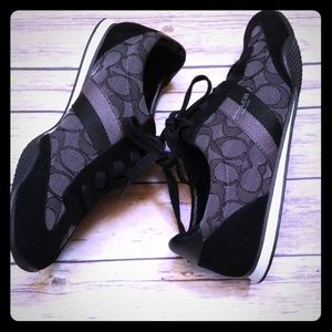 Coach Katelyn logo signature sneaker shoe.